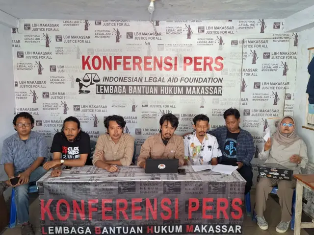 Konferensi pers LBH Makassar.
