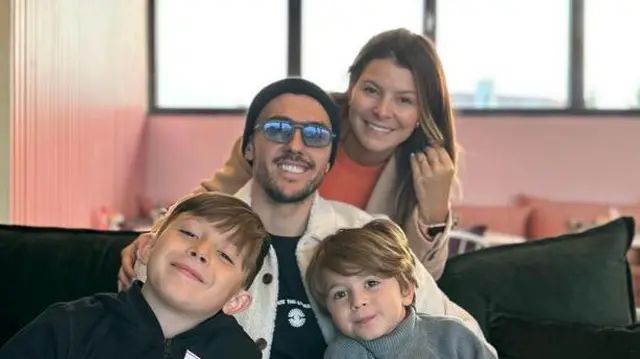 Bárbara e Gustavo e os filhos Augusto e Gabriel 