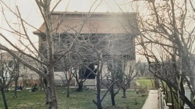 Kuća porodice Veličković posle nereda u Bresju 17. i 18. marta