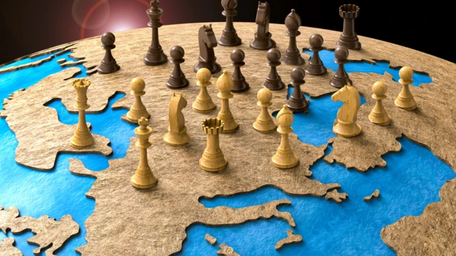 زمین با مهرههای شطرنج