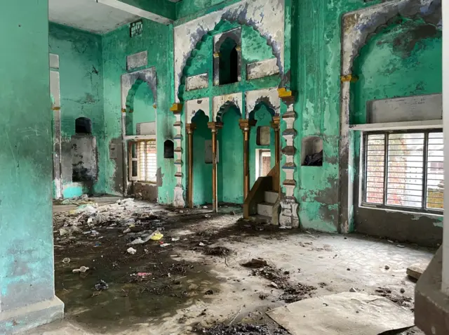 लिसाढ़ गांव की मस्जिद अब इस हाल में है. अब्दुल बासित इसी मस्जिद में इमाम थे.