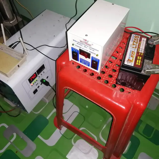  ဆိုလာစနစ် အင်ဗာတာစနစ် တို့ဖြင့်ညှိနိုင်းပေါင်းစပ်ထားပြီး ကွန်ပျုတာ ဝိုင်ဖိုင် ပန်ကာတို့ အသုံးပြုထားပုံ