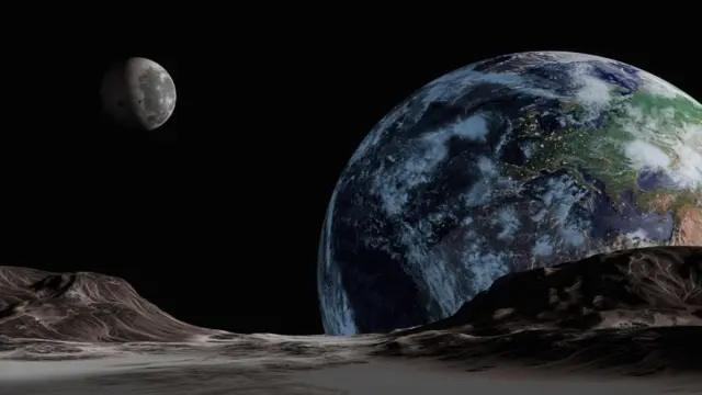 Ilustração artística da possível aparência da Terra e da Lua, vistas de um terceiro corpo celestial, no espaço próximo. As rochas do asteroide podem ser observadas ao fundo, com a Terra aparecendo à direita, com os oceanos e continentes claramente visíveis. A Lua é a massa cinzenta mais distante no topo, à esquerda.