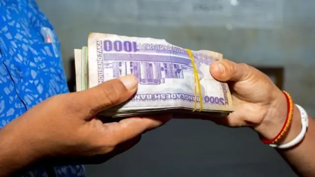 গত এক বছরে ডলারের বিপরীতে টাকার মান অনেক কমে গেছে