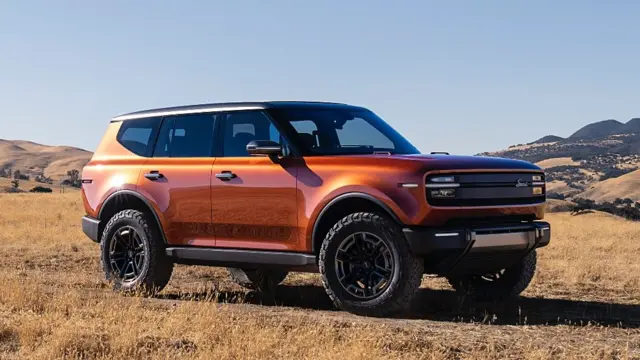 نمای جلوی شاسی‌بلند اسکات تراولر