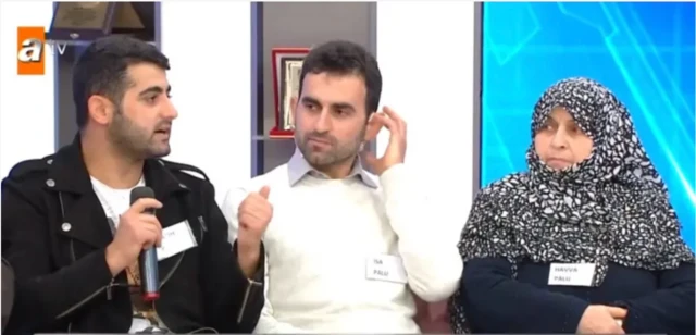 Palu ailesinin üç üyesi, iki erkek ve bir başörtülü kadın canlı yayında konuşuyor