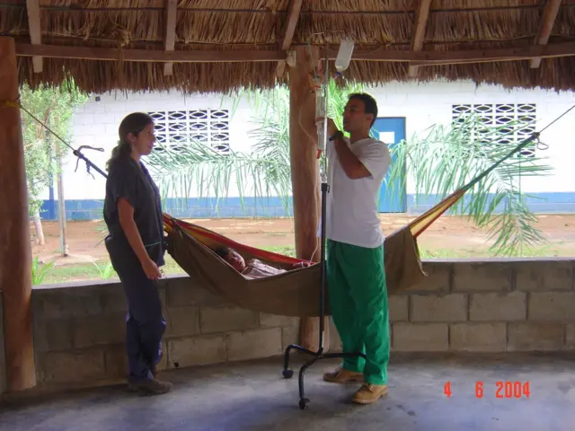 Carlos Chaccour en Maniapure