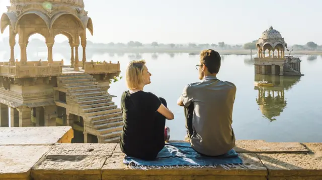 லிவ்-இன் தம்பதியர் பதிவேடு அவசியமா?