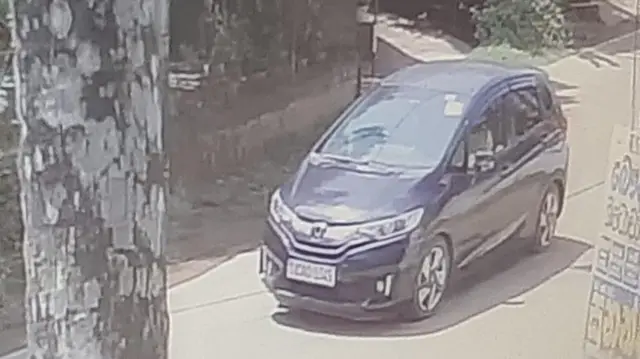 සැකකරුවන් පැමිණි බව කියන මෝටර් රථය