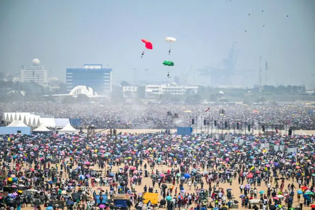 சென்னை மெரினா கடற்கரை, விமான சாகசம்