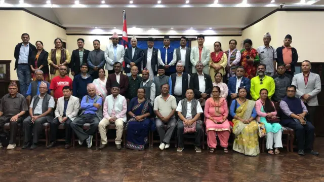 काठमाण्डूका नेताहरूसँग प्रधानमन्त्री ओली