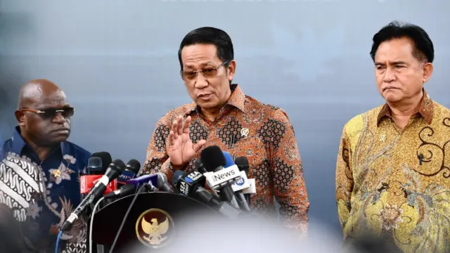 Supratman Andi Agtas, Yusril Ihza Mahendra, dan Natalius Pigai.