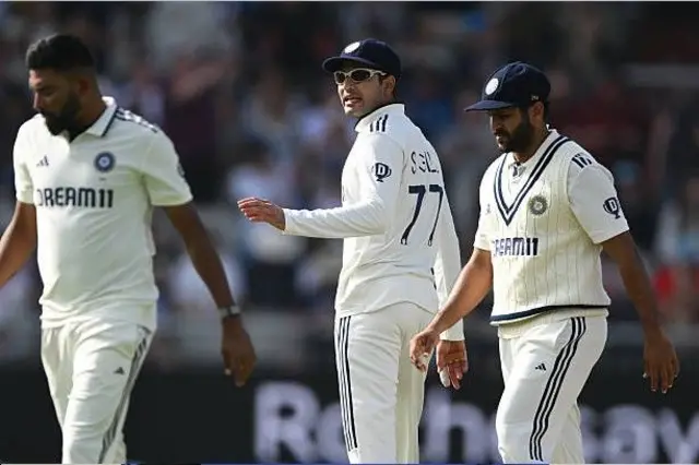 انڈین ٹیم نے تیسرے دن رنوں کی رفتار کو روکنے میں کامیابی حاصل کی 