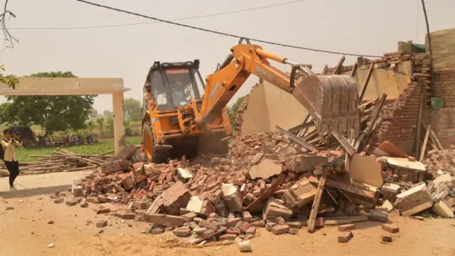 బుల్డోజర్ 