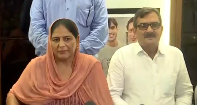 ਨੀਰਜ ਚੋਪੜਾ ਦੇ ਮਾਤਾ-ਪਿਤਾ