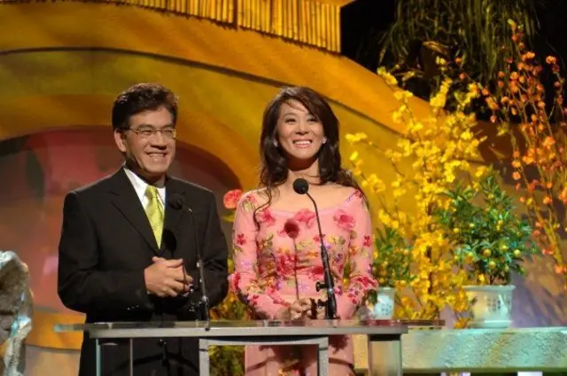 Cặp bài trùng Nguyễn Ngọc Ngạn và Nguyễn Cao Kỳ Duyên trên sân khấu Paris By Night