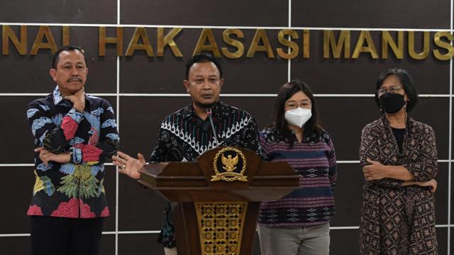 Kasus Pembunuhan Brigadir J Putri Candrawathi Beda Nasib Dengan Baiq Kasus Pembunuhan Brigadir J Putri Candrawathi Beda Nasib Dengan Baiq