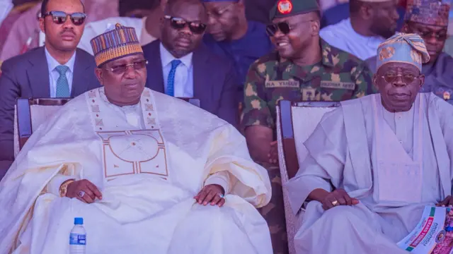 Tinubu y el gobernador Kebbi