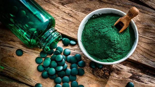 ဆေးဘက်ဝင်စိမ်းပြာရေညှိ