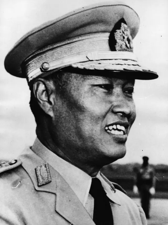 ကိုဖိုးသံမိဘတွေကို ဗိုလ်ချုပ်ကြီးနေဝင်း ခေါ်တွေ့