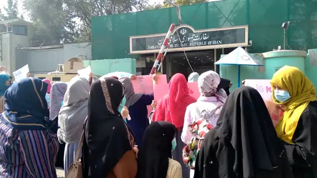 Abagore bari mu myiyerekano i Kabul