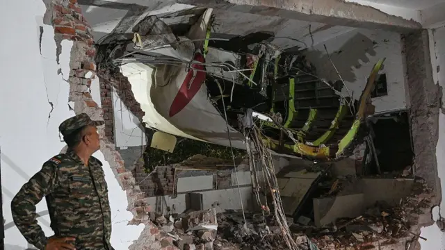 ਜਹਾਜ਼ ਕ੍ਰੈਸ਼