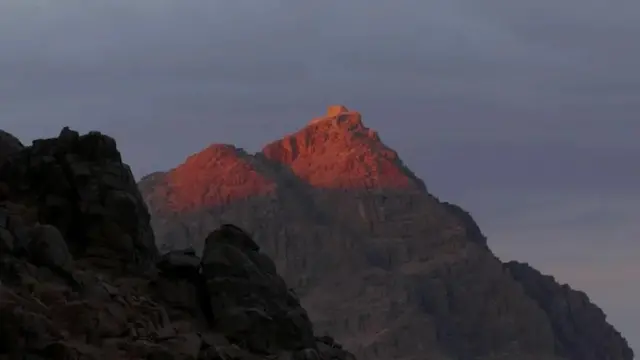Buurta Siinaay oo sidoo kale loo yaqaano Jebel Muusa