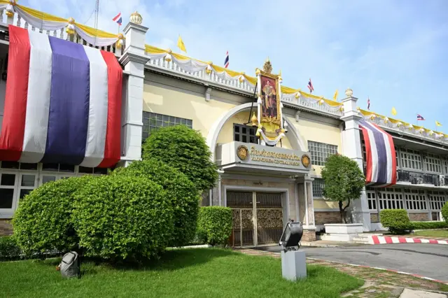 ในการรับโทษจำคุกรอบล่าสุดนี้ ทักษิณ ชินวัตร ถูกจองจำในเรือนจำกลางคลองเปรม