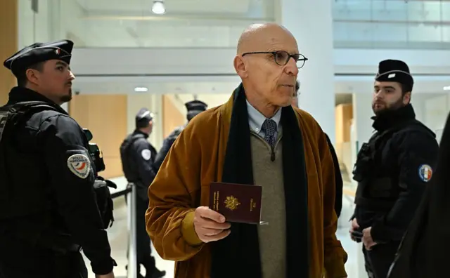 Christian Herrault, ex subdirector de operaciones de Lafarge, llegando al juzgado de París el día del veredicto.
