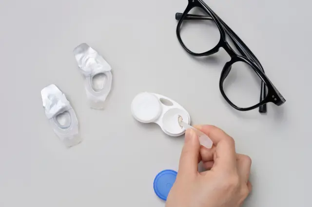 लेसिक योग्य नसेल तर काय? चष्म्यावाचून दिसण्यासाठी इतर पर्याय कोणते