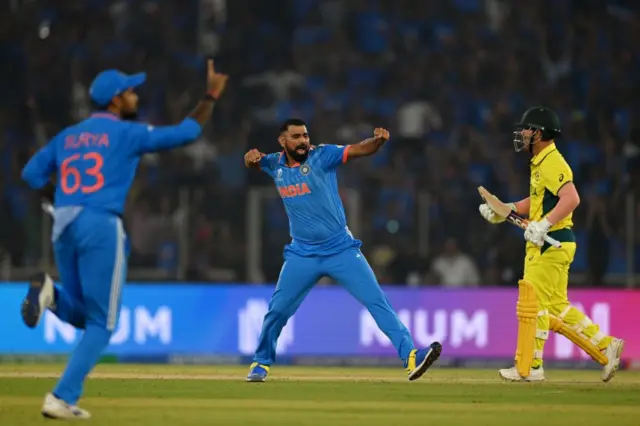 இந்தியா - ஆஸ்திரேலியா மோதல்