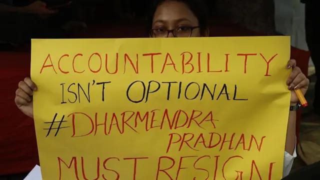 कोलकाता में नीट-यूजी 2026 परीक्षा प्रक्रिया में जवाबदेही की मांग को लेकर अनिश्चितकालीन भूख हड़ताल करते छात्र (फाइल फोटो , 17 जुलाई 2026)