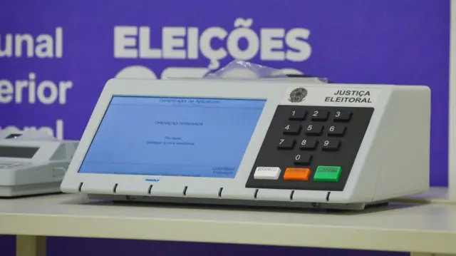 Urna eletrônicaroleta online grátis de nomescimaroleta online grátis de nomesmesa