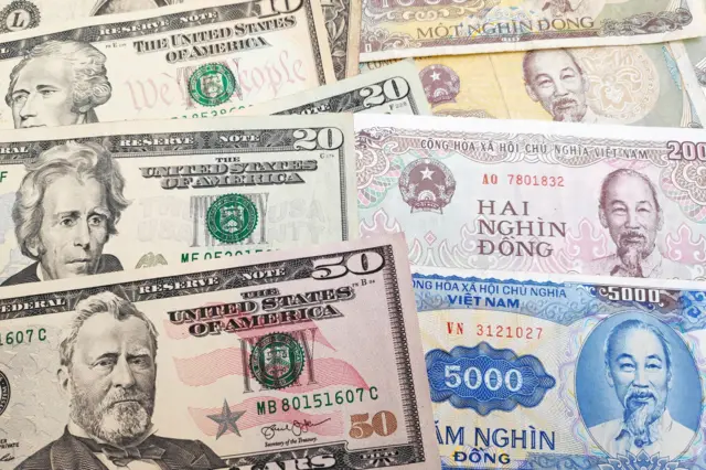 Giá USD bán ra ở thị trường tự do tại Việt Nam đã tiến sát mốc 26.000 VND/USD vào hôm 27/6