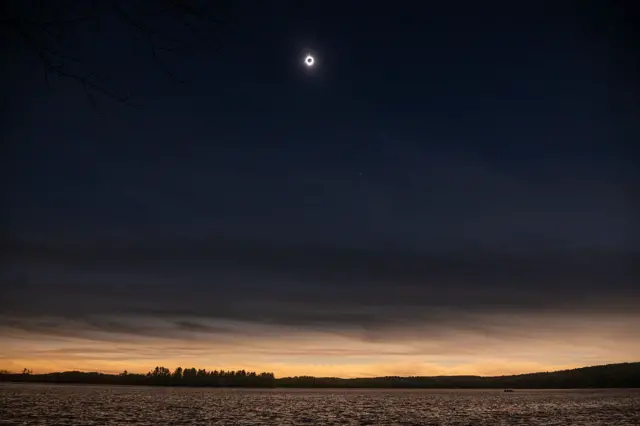 సంపూర్ణ సూర్యగ్రహణం 