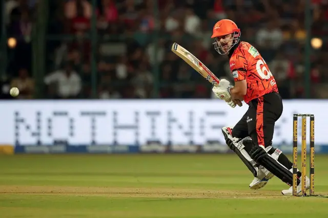 டிராவிஸ் ஹெட் 21 பந்துகளில் 46 ரன்கள் எடுத்தார்