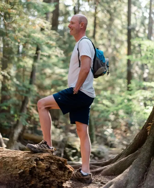 ፕሮፌሰር ሊር ኣብ በረኻ እናተጓዕዘ