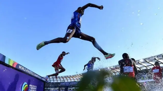 अवसरों के साथ चुनौतियाँ भी कम नहीं थीं 