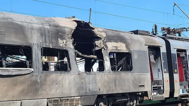 Понівечений вагон
