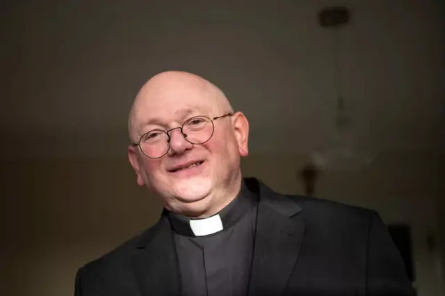 Robert anasema alipomwona Lisa kwenye baa hiyo, aliingiwa na hofu