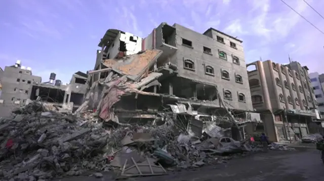 الدمار بسبب القصف