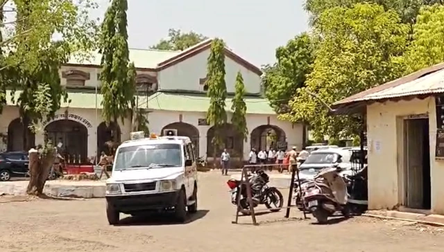 एकीकडे, नाशिकमधील भोंदूबाबा अशोक खरात प्रकरणाची संपूर्ण राज्यात चर्चा असताना, दुसरीकडे अनेक महिलांचं शोषण झाल्याचं आणखी एक प्रकरण उघडकीस आल्याने खळबळ माजली आहे.