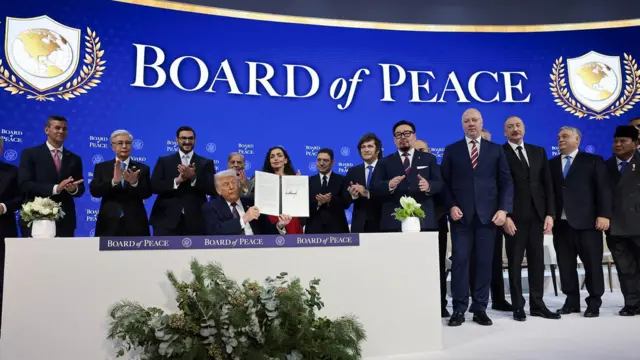 特朗普总统参与其“和平委员会”倡议的宪章发布活动