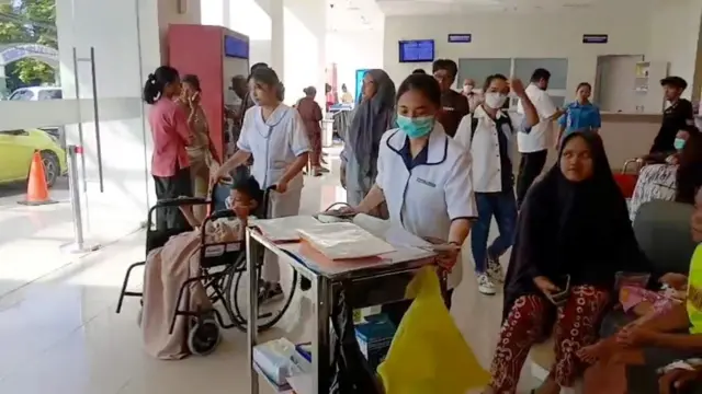 Di RS Siloam, Manado, Sulut, kepanikan melanda sejumlah rumah sakit setelah gempa mengguncang, Senin (08/06).