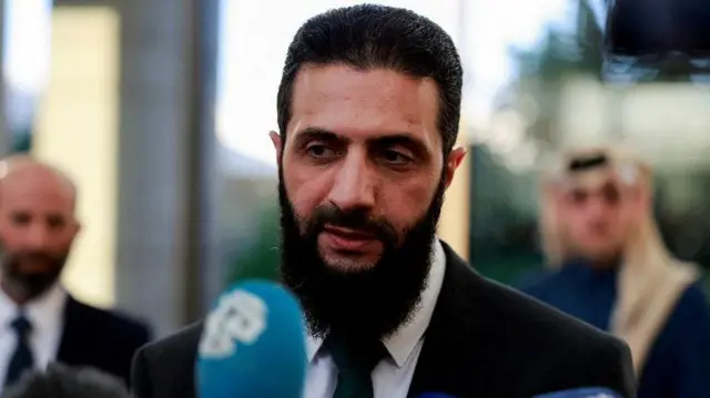 Ahmed al-Sharaa, pemimpin kelompok pemimpin Hayat Tahrir al-Sham (HTS), menjadi presiden transisi Suriah.