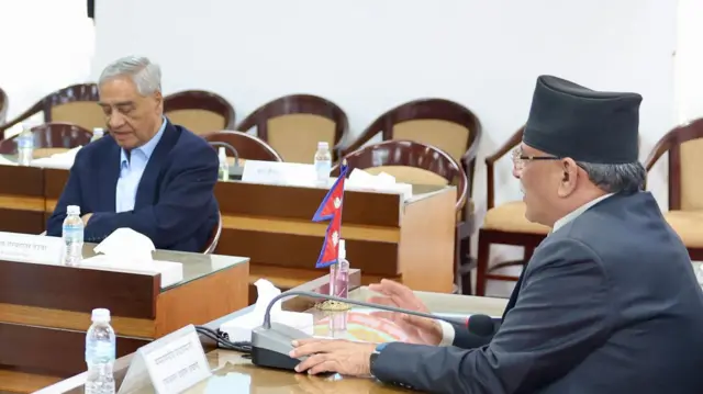 प्रचण्ड र देउवा 