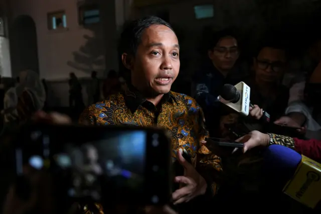 Sekjen PSI Raja Juli Antoni memberikan keterangan usai bertemu dengan Presiden Prabowo Subianto di Kompleks Istana Kepresidenan, Jakarta, Senin (1/9/2025). Presiden Prabowo Subianto mengundang tokoh lintas agama, pimpinan serikat pekerja dan pimpinan partai politik untuk membahas situasi negara dan melakukan doa bersama. 