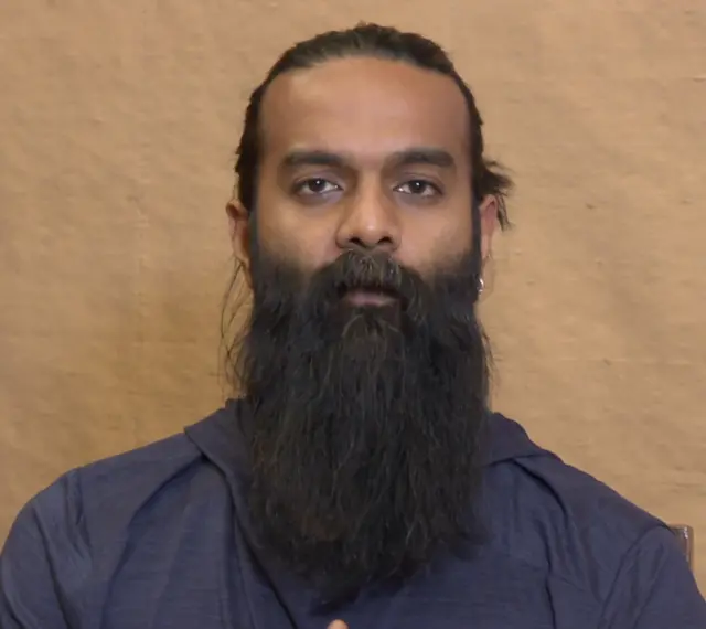 خان ایف ایم