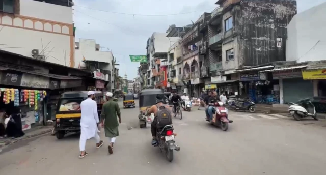 હાલ આ વિસ્તારમાં જનજીવન સામાન્ય થઈ ગયું છે.