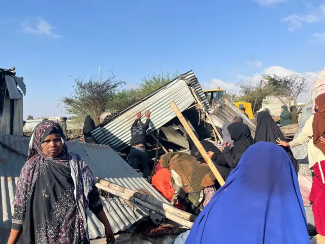 Dad badan ayaa ku hanti beelay dabkaan xalay ka kacay suuqan